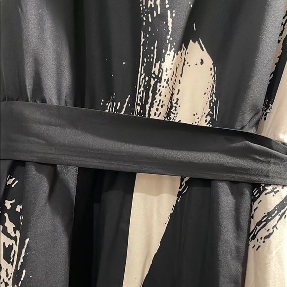 BloomChic Black and Cream Midi Dress - Picture 6 of 6